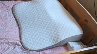 ニトリ　肩・首・背中も支える枕